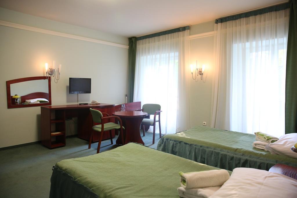 Roskosz Zespol Dworsko Parkowy Bed & Breakfast Biala Podlaska Luaran gambar