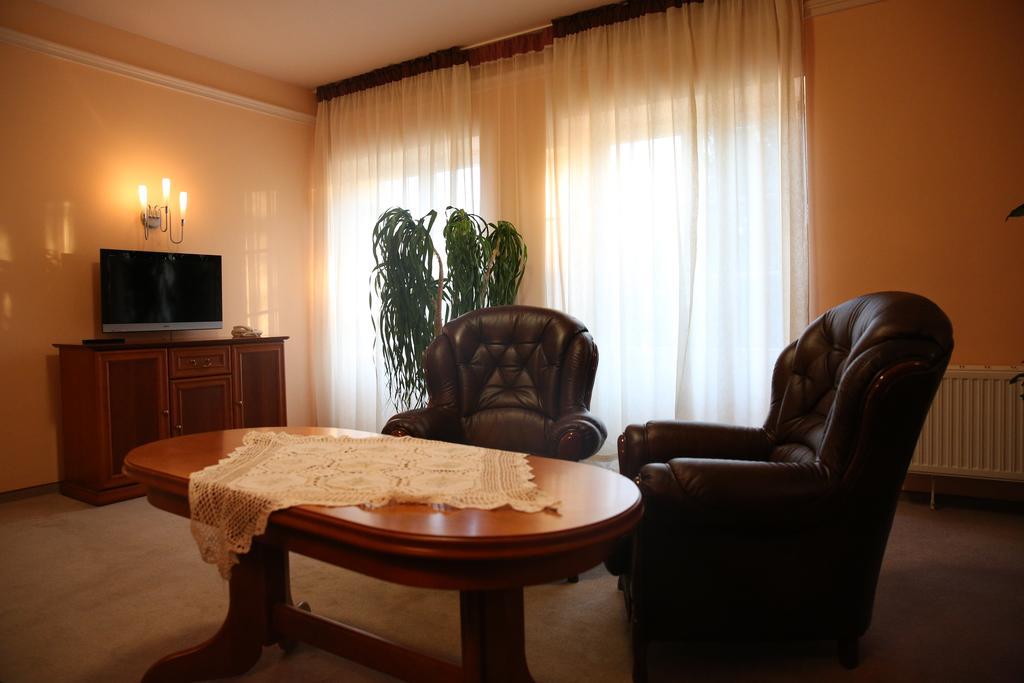 Roskosz Zespol Dworsko Parkowy Bed & Breakfast Biala Podlaska Luaran gambar